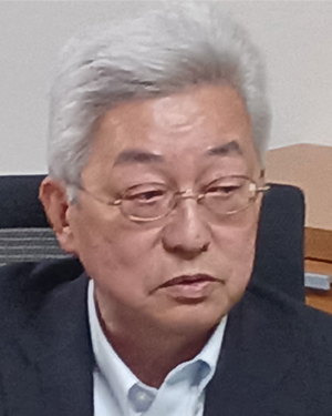 下川 勝久 氏